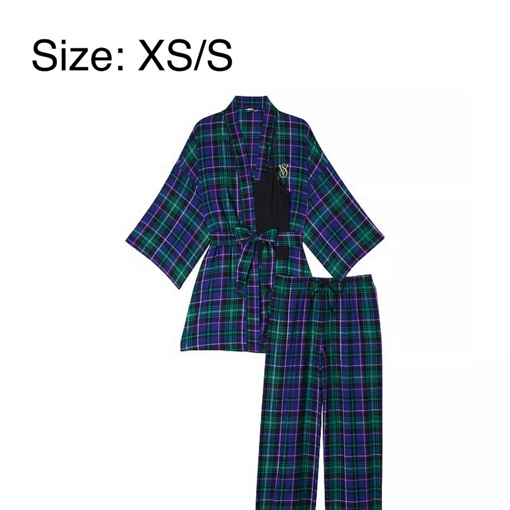 VICTORIA'S SECRET
Flannel 3-Piece Long Pajama Set -NEW